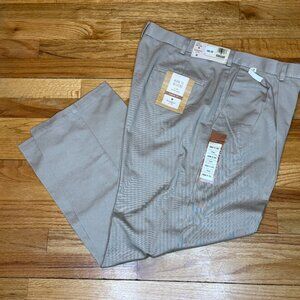 HAGGAR Work To Weekend 38 X 29 Classic Fit Pleated Pleat Pants Trousers Khaki